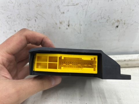 Moduł Dacia Logan 1 I Mcv Sandero I 05-14r. sterownik sensor poduszek AIRBAG 8201163278