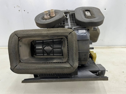 Nagrzewnica Dacia Logan MCV I 06-13r. Z KLIMATYZACJĄ obudowa chłodnicy wody parownik klimatyzacji 272703952r