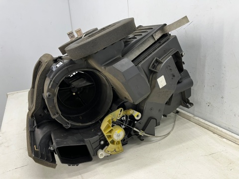 Nagrzewnica Dacia Logan MCV I 06-13r. Z KLIMATYZACJĄ obudowa chłodnicy wody parownik klimatyzacji 272703952r