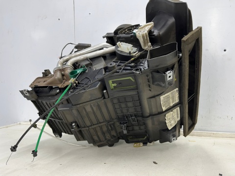 Nagrzewnica Dacia Logan MCV I 06-13r. Z KLIMATYZACJĄ obudowa chłodnicy wody parownik klimatyzacji 272703952r