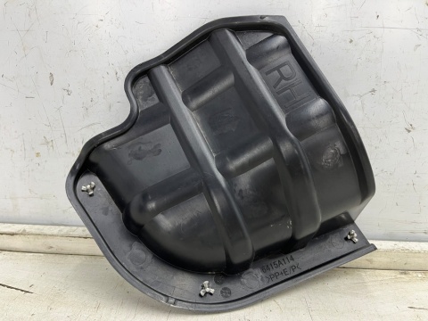 Osłona pod zderzak Mitsubishi Outlander 4 IV 21r.- prawa tylna osłona podwozia nadkola zderzaka prawy tył 6415a114