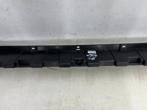 Ślizg Mercedes Sprinter II W906 06-19r. tylny środkowy wspornik zderzaka wzmocnienie