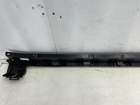 Ślizg Mercedes Sprinter II W906 06-19r. tylny środkowy wspornik zderzaka wzmocnienie