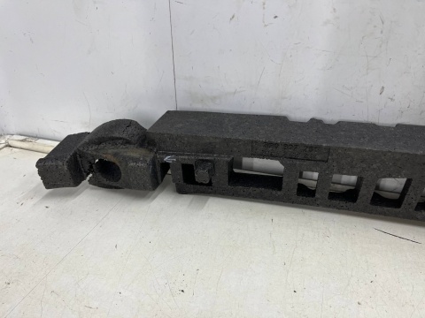 Absorber zderzaka VW Passat B8 14-17r. przednia belka pianka styropian przód 3g0807251