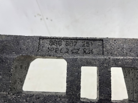 Absorber zderzaka VW Passat B8 14-17r. przednia belka pianka styropian przód 3g0807251