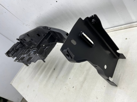 Belka zderzaka Mercedes w470 X-klasa 15-22r. tylne wzmocnienie zderzaka stopień bagażnika belka tył 850105xa1a