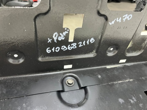 Belka zderzaka Mercedes w470 X-klasa 15-22r. tylne wzmocnienie zderzaka stopień bagażnika belka tył 850105xa1a