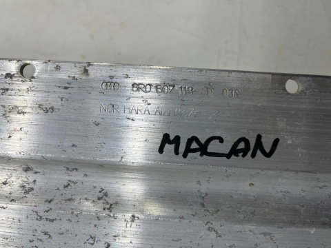 Belka zderzaka Porsche Macan 95b 14r.- przednie wzmocnienie pasa PRAWA strefa zgniotu przód oryginalne 8r0807113d 8r0807134d