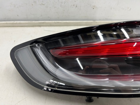 Lampa Porsche Macan I 95b LIFT 18r.- LEWA tylna w błotnik ORYGINALNA lewy tył Europa 95b945091l