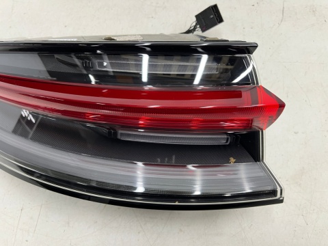 Lampa Porsche Macan I 95b LIFT 18r.- LEWA tylna w błotnik ORYGINALNA lewy tył Europa 95b945091l