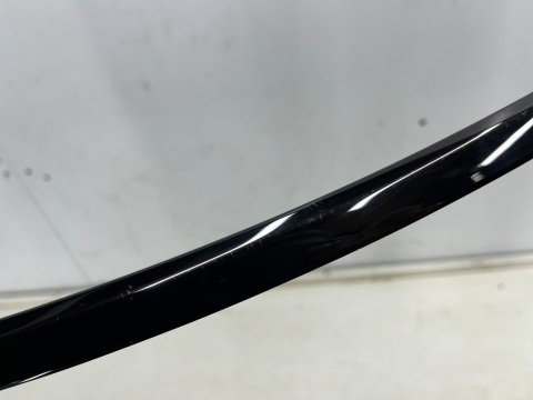 Listwa Audi A6 C8 18r.- lewa przednia listwa ozdobna górnej uszczelki zewnętrznej szyby drzwi lewy przód 4k0837643a