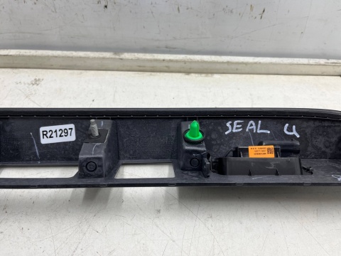Listwa BYD Seal U 23r.- lampki podświetlenia tablicy blenda nakładka dolna klapy bagażnika na przycisk i kamerę sa3hk-5506110