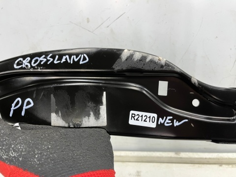 Pas przedni Opel Crossland 17-24r. NOWE prawe przednie mocowanie chłodnic pasa boczny łącznik wspornik prawy przód 39054943