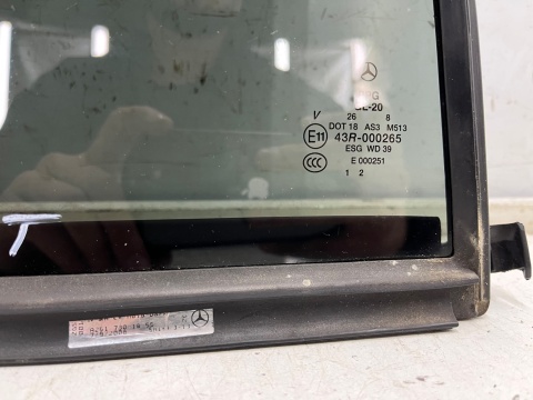 Szyba boczna Mercedes w251 R-klasa 05-14r. prawa tylna z trójkąt drzwi ciemna oryginalna prawy tył a2517301855