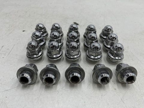 Nakrętki do felg aluminiowych Mitsubishi Kia Hyundai Toyota Lexus Mazda M12x1,5 ŁEB PŁASKI 37mm. do kół 20 sztuk na klucz 21