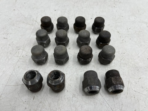 Nakrętki do felg alumiowych Mitsubishi Kia Hyundai Toyota Lexus Mazda M12x1,5 Stożkowe długość 29mm. do kół 16 sztuk klucz 21