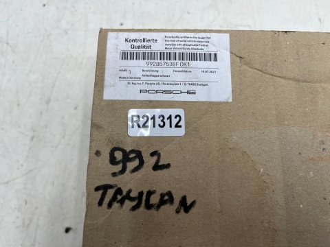 Obudowa lusterka Porsche 911 VIII Porsche 992 Carrera Taycan 19r.- NOWA prawa DOLNA obudowa osłona lusterka zewnętrznego