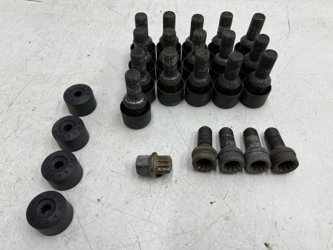 Śruby do felg stalowych VW Volkswagen Audi Seat Skoda sferyczne zabezpieczające antykradzieżowe kapsle do kół komplet 20 sztuk