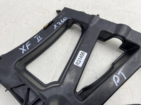 Ślizg Jaguar XF II X260 15-24r. prawe tylne mocowanie wspornik uchwyt zderzaka prawy tył gx63-17a881-a