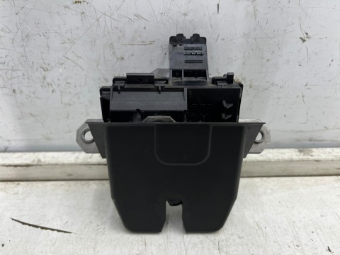 Zamek klapy bagażnika Ford Focus MK3 HB Kombi C-max MK2 10-19r. mechanizm 8m51-r442a66-dc