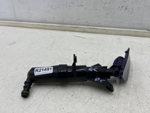 Dysza spryskiwaczy VW Passat CC R-LINE lift 11-16r. LEWY spryskiwacz reflektora lampy lewej pompka zaślepka zderzaka 3c8955103b