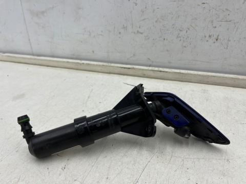 Dysza spryskiwaczy VW Passat CC R-LINE lift 11-16r. LEWY spryskiwacz reflektora lampy lewej pompka zaślepka zderzaka 3c8955103b