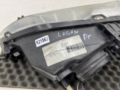 Lampa reflektor Dacia Logan I 04-08r. PRAWA  przednia zwykła prawy przód 8200211006