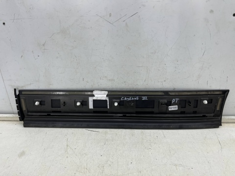 Listwa Porsche Cayenne III 9y 17r.- prawa tylna dolna nakładka drzwi bocznych STRUKTURA prawy tył 9y0839096d