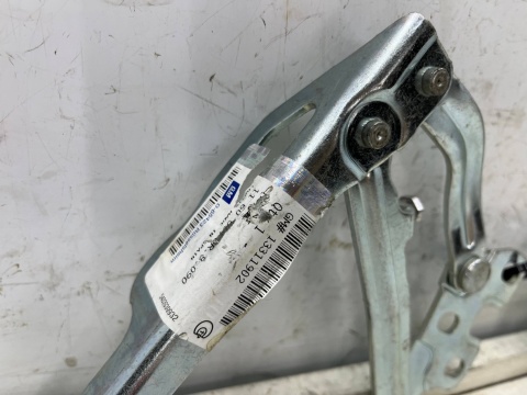 Zawias maski Opel Corsa D 06-14r. NOWE oryginalne zawiasy pokrywy silnika lewy prawy komplet 13311902 13311903