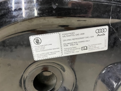 Maska Audi A1 8X 10-18r. pokrywa silnika Grad 8X0010515