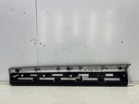 Listwa Jaguar F-Pace x761 2016r.- PRAWA przednia dolna nakładka drzwi prawy przód hk8m-21064-abw