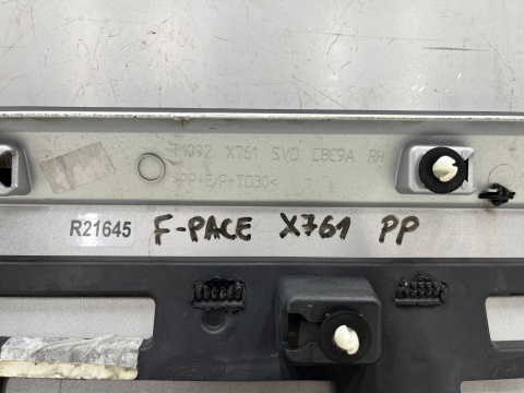 Listwa Jaguar F-Pace x761 2016r.- PRAWA przednia dolna nakładka drzwi prawy przód hk8m-21064-abw