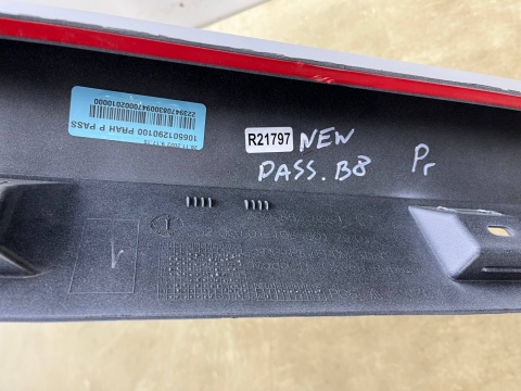 Nakładka progu VW Passat B8 14-23r. NOWA prawa listwa progowa prawy próg zewnętrzny 3G0853858