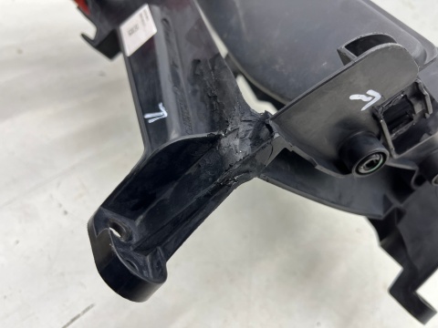 Osłona chłodnicy Porsche Taycan 9j Audi e-tron GT 19r.- PRAWA żaluzja roleta intercoolera kierownica wlot powietrza zderzaka