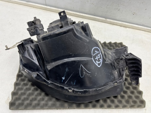 Lampa reflektor Mitsubishi L200 KA KB 05-10r. LEWA przednia H4 oryginalna lewy przód EU 8301b461