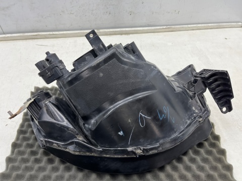 Lampa reflektor Mitsubishi L200 KA KB 05-10r. LEWA przednia H4 oryginalna lewy przód EU 8301b461