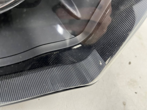 Lampa reflektor Mitsubishi L200 KA KB 05-10r. PRAWA przednia H4 oryginalna prawy przód EU 8301b462