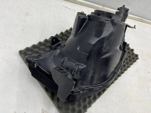 Lampa reflektor Mitsubishi L200 KA KB 05-10r. PRAWA przednia H4 oryginalna prawy przód EU 8301b462