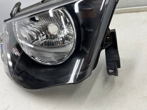Lampa reflektor Mitsubishi L200 KA KB 05-10r. PRAWA przednia H4 oryginalna prawy przód EU 8301b462