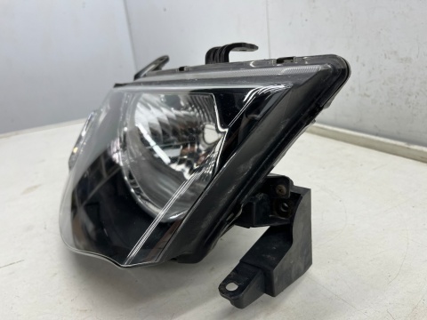 Lampa reflektor Mitsubishi L200 KA KB 05-10r. PRAWA przednia H4 oryginalna prawy przód EU 8301b462