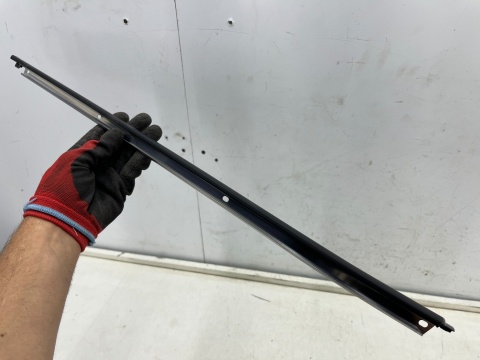 Listwa Nissan Juke II 2 F16 19r.- NOWA prawa tylna GÓRNA listwa zewnętrzna drzwi prawy tył 82282-6pa0a
