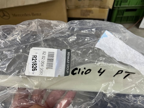 Listwa Renault Clio 4 IV 12-20r. prawa tylna dolna listewka ozdobna nakładki drzwi prawy tył 828200490r