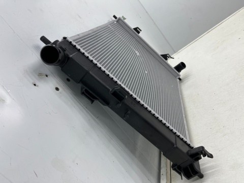 Chłodnica wody Hyundai i20 II GB 14-20r. 1.2b 1.4b benzyna 25310C8000