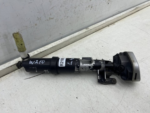 Dysza spryskiwaczy Mercedes w210 95-99r. przedlift lewa dysza spryskiwacza reflektora lampy lewej 2108200312