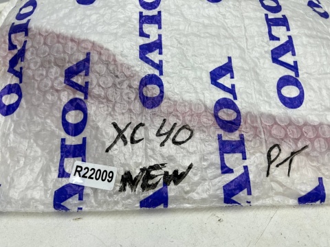 Lampa Volvo XC40 17r.- NOWA prawa tylna lampa przeciwmgielna w zderzak tylny oryginalna prawy tył 31656866