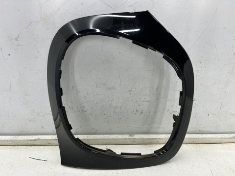 Listwa Smart Forfour II w453 14-19r. lewa nakładka ramka lampy tylnej obramówka a4538850122