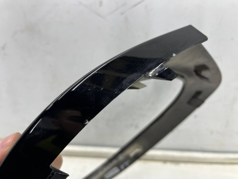 Listwa Smart Forfour II w453 14-19r. lewa nakładka ramka lampy tylnej obramówka a4538850122