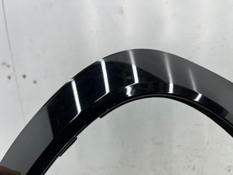 Listwa Smart Forfour II w453 14-19r. lewa nakładka ramka lampy tylnej obramówka a4538850122