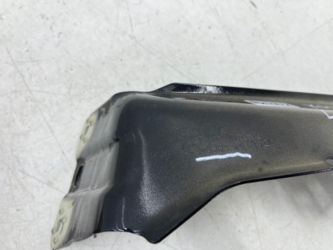 Mocowanie błotnika Skoda Kodiaq I 16-24r. lewe przednie mocowanie błotnika wspornik podpora lewy przód 565821141