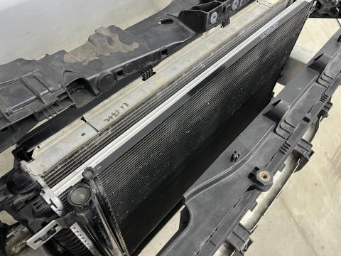 Pas przedni Porsche Cayenne III 9y 18r.- 3.0 4.0 kompletny ramka z chłodnicami wody klimy żaluzje belka wzmocnienie